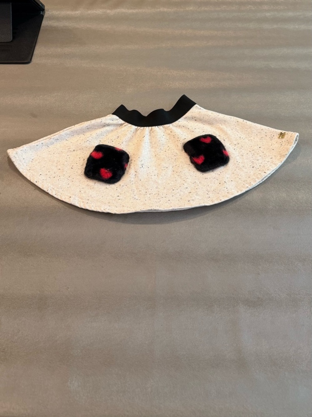 Deux Par Deux  White Tweed Circle Skirt and Red Accent Pockets. Size 3
